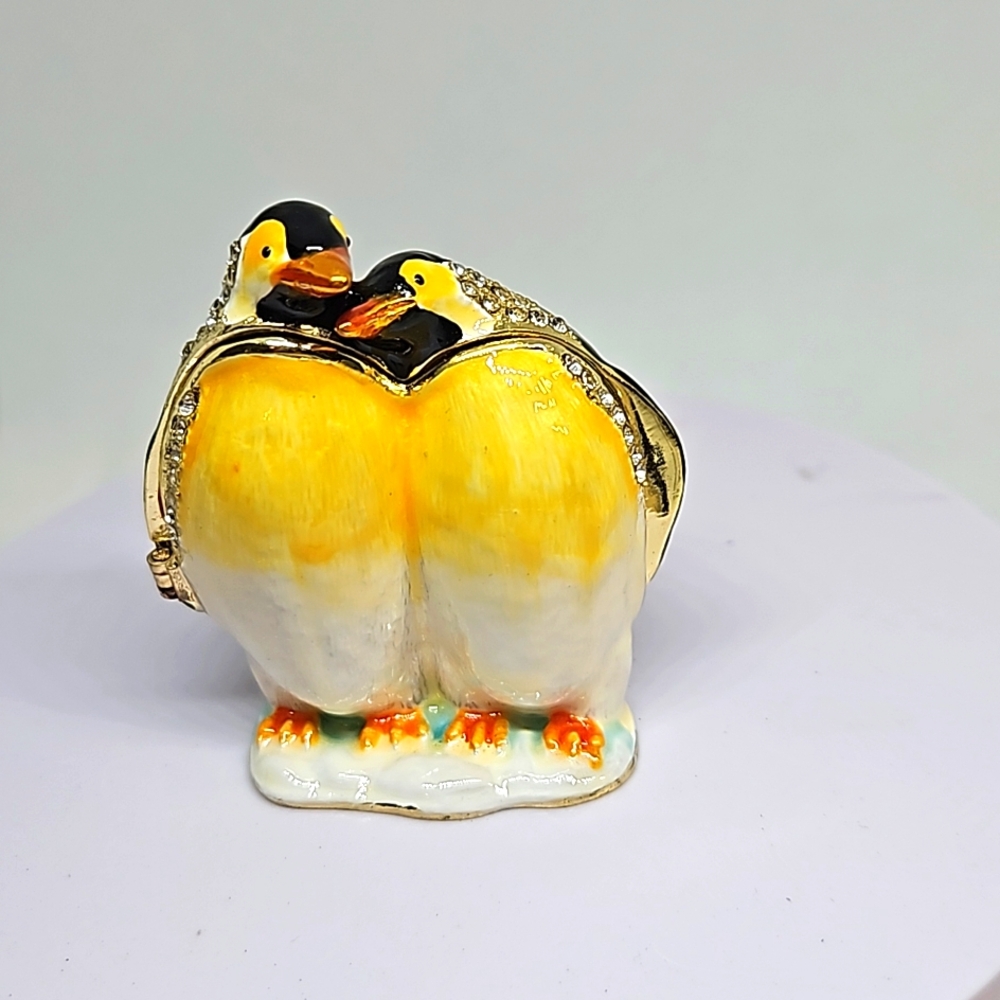 Penguin Couple Trinket Box With Rhinestones.